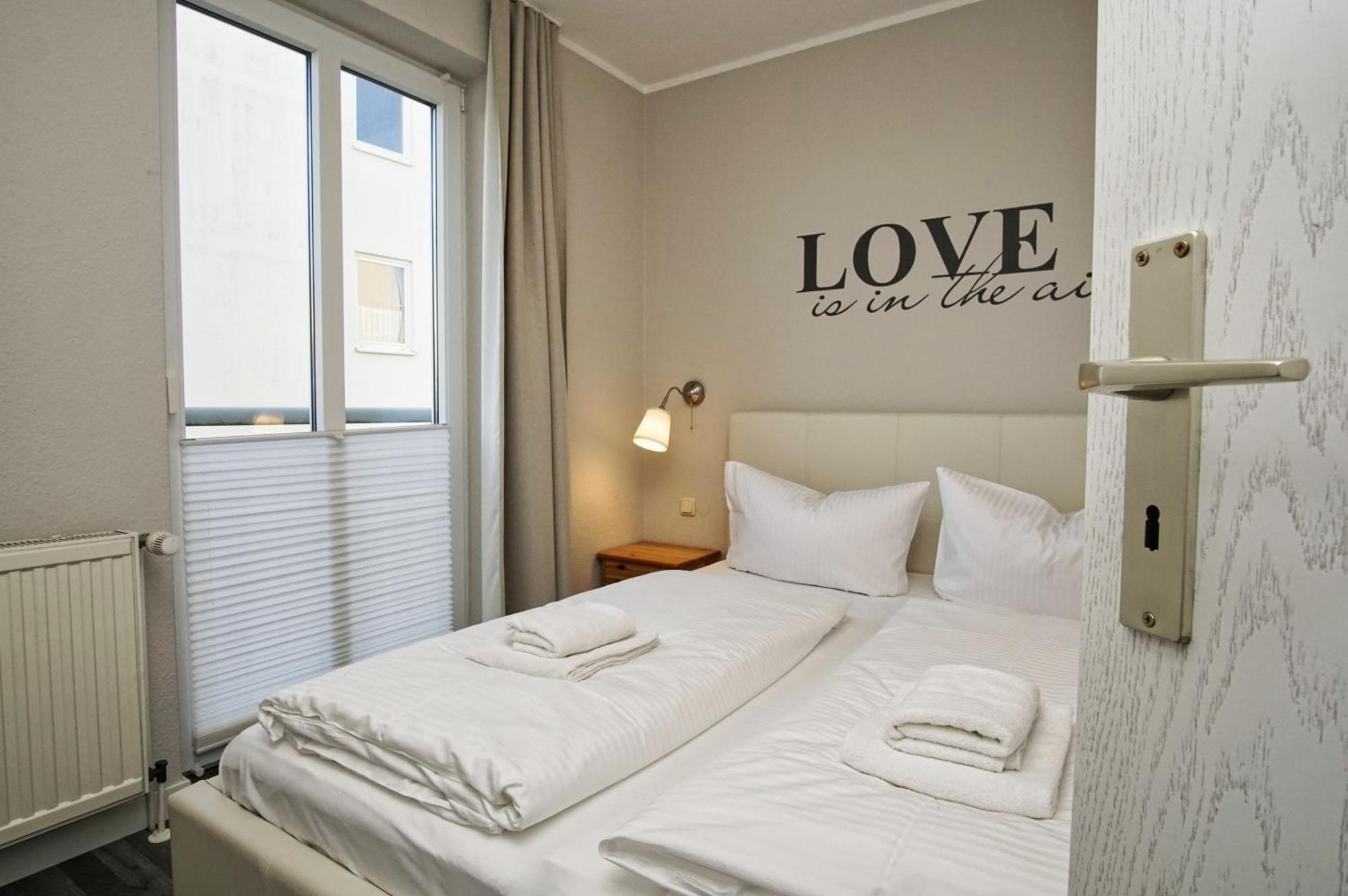Zentrale Fewo Mit Balkon, Gratis Nutzung Vom Ahoi Erlebnisbad Und Sauna In Sellin - Villa Buskam Fewo 27 Goehren  Extérieur photo
