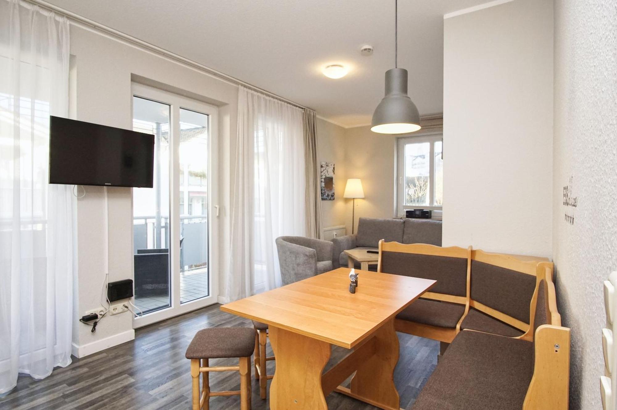 Zentrale Fewo Mit Balkon, Gratis Nutzung Vom Ahoi Erlebnisbad Und Sauna In Sellin - Villa Buskam Fewo 27 Goehren  Extérieur photo